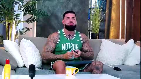 Snapshot of masterkingofmuscle chatting on 10-06-25, 07:28 masterkingofmuscle online show from 10-06-25, 07:28