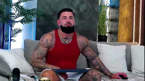 Snapshot of masterkingofmuscle chatting on 10-20-25, 10:49 masterkingofmuscle online show from 10-20-25, 10:49