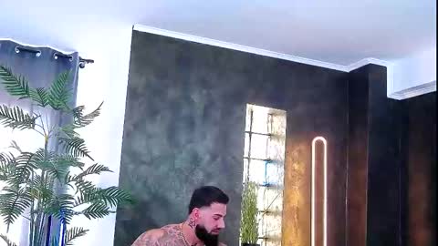 Snapshot of masterkingofmuscle chatting on 10-21-25, 06:36 masterkingofmuscle online show from 10-21-25, 06:36