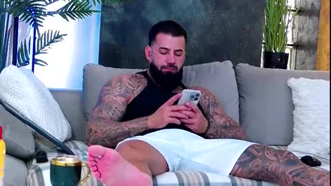 Snapshot of masterkingofmuscle chatting on 10-22-25, 10:26 masterkingofmuscle online show from 10-22-25, 10:26