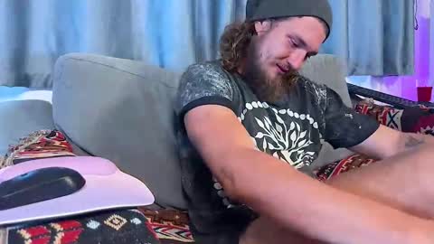 Snapshot of masterr_and_kittyy chatting on 02-15-25, 08:11   online show from 02-15-25, 08:11