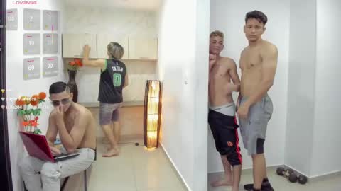 Team Cris Darwin- Fernando- Stiven- David online show from 02-15-25, 02:33