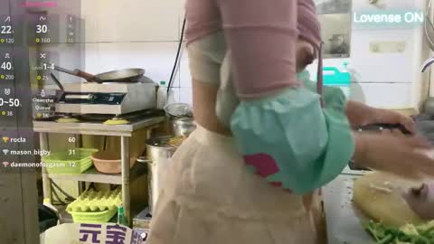 SuSu online show from 11-13-25, 06:34