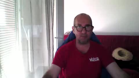 mat11efou online show from 10-18-25, 01:56