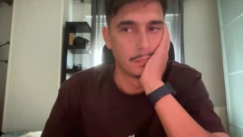 Snapshot of matahavi chatting on 10-17-25, 02:41 Aaron online show from 10-17-25, 02:41