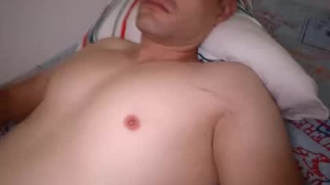 Snapshot of mateo2803 chatting on 06-08-26, 04:35 mateo2803 online show from 06-08-26, 04:35