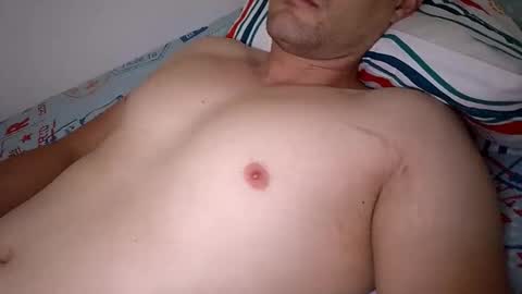 Snapshot of mateo2803 chatting on 06-09-26, 04:35 mateo2803 online show from 06-09-26, 04:35
