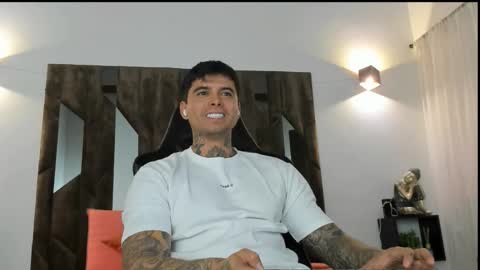 mateo_dilucajs1 online show from 11-04-25, 10:03