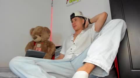 mateo_escobar online show from 11-13-25, 11:25