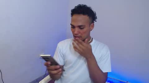 Snapshot of mateo_nick chatting on 02-18-26, 07:21 Mateo and Noah online show from 02-18-26, 07:21