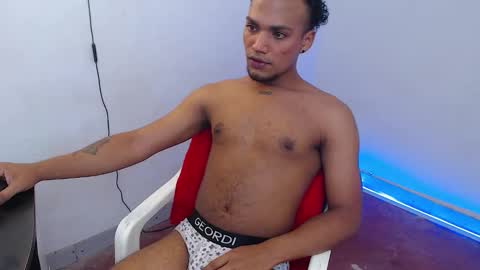 Snapshot of mateo_nick chatting on 02-24-26, 07:01 Mateo and Noah online show from 02-24-26, 07:01