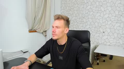 Snapshot of mateobenjamin chatting on 01-06-25, 07:45 MateoBenjamin online show from 01-06-25, 07:45
