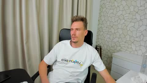 Snapshot of mateobenjamin chatting on 01-09-25, 12:25 MateoBenjamin online show from 01-09-25, 12:25