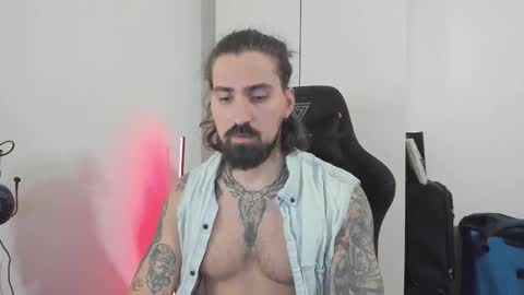 Snapshot of mateohalifa chatting on 12-21-25, 02:13 mateohalifa online show from 12-21-25, 02:13