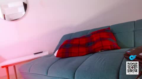 STRURIBE ON INSTAGRAM online show from 10-02-25, 11:12