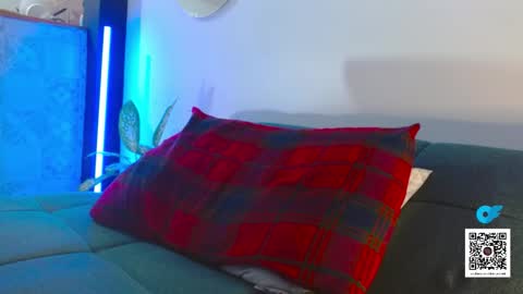 STRURIBE ON INSTAGRAM online show from 11-01-25, 10:50