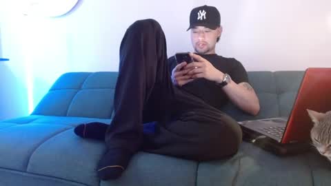 STRURIBE ON INSTAGRAM online show from 02-15-26, 08:05