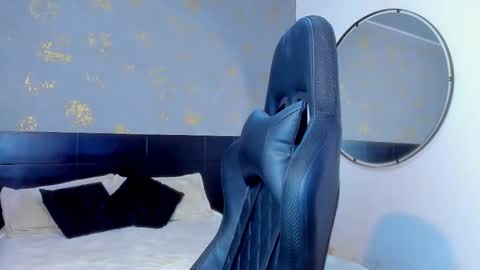 Mathew Flintt  online show from 12-19-25, 09:33