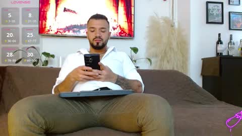 Snapshot of mathewhot3 chatting on 11-13-25, 03:49 mathewhot3 online show from 11-13-25, 03:49