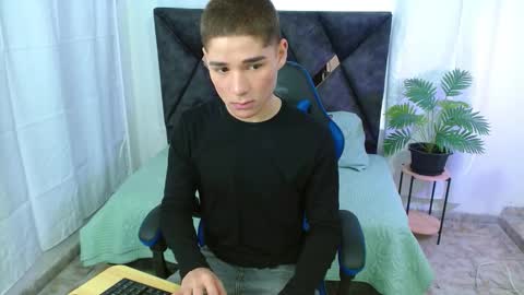 Mati online show from 09-12-25, 01:22