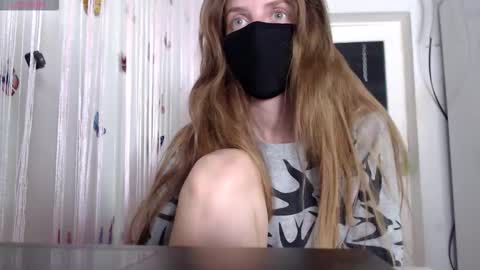 Snapshot of matreshka_balalaika chatting on 03-15-26, 11:05 Zoya online show from 03-15-26, 11:05