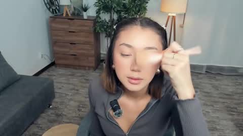 Kate online show from 11-17-25, 11:05