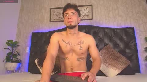 Snapshot of mattdevon chatting on 01-12-26, 06:35 Matt online show from 01-12-26, 06:35