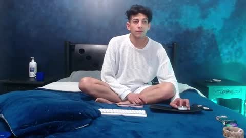 matthew_hawk19 online show from 01-08-26, 11:18