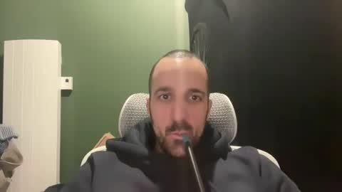 Snapshot of matthias24 chatting on 01-09-26, 12:35 M online show from 01-09-26, 12:35