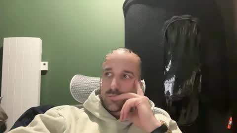 Snapshot of matthias24 chatting on 03-05-26, 01:01 M online show from 03-05-26, 01:01