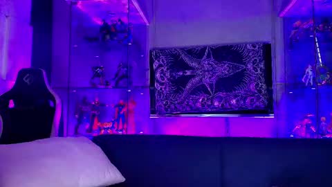 Snapshot of matti_sofia chatting on 06-03-26, 02:33 TATIANA AND ROUS online show from 06-03-26, 02:33