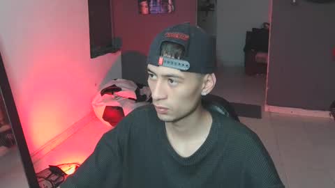 mattias     online show from 02-16-25, 01:03