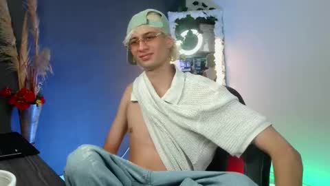 mattias     online show from 09-19-25, 04:36