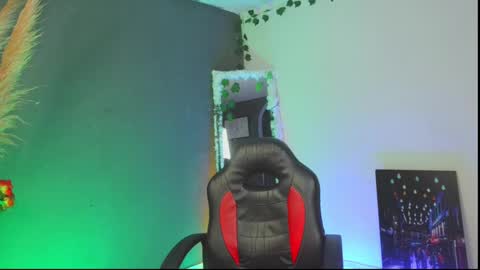 mattias     online show from 09-28-25, 04:51