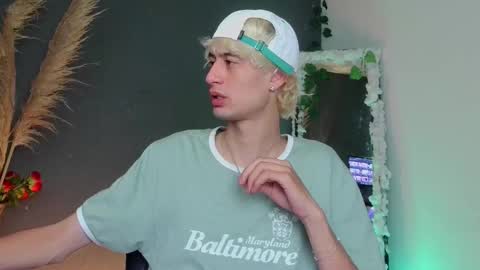 mattias     online show from 10-14-25, 01:50