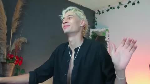 mattias     online show from 10-19-25, 11:16