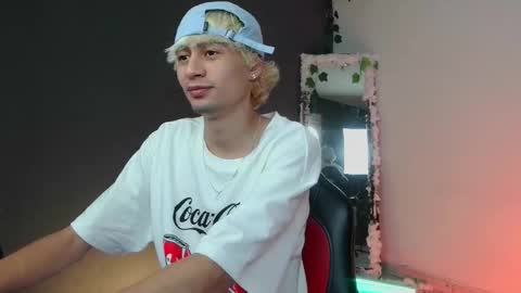 mattias     online show from 10-23-25, 05:12