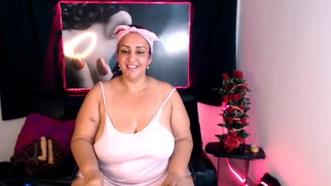 Snapshot of mature_bigtitx chatting on 11-13-25, 05:06 Daniella online show from 11-13-25, 05:06