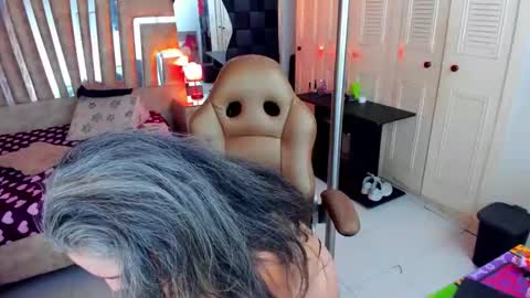 Sexy Hot Mature Sophy online show from 04-19-26, 05:29