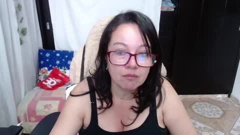Snapshot of mature_wolf chatting on 12-15-24, 02:27 Sonia online show from 12-15-24, 02:27