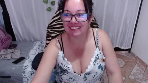 Snapshot of mature_wolf chatting on 02-05-25, 09:07 Sonia online show from 02-05-25, 09:07