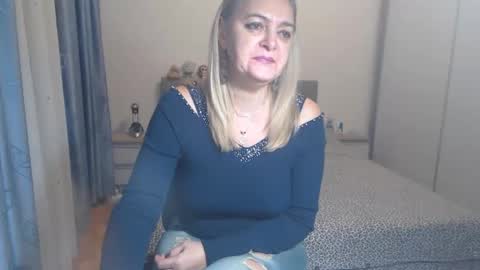 Snapshot of maturediana chatting on 12-12-24, 04:04 maturediana online show from 12-12-24, 04:04