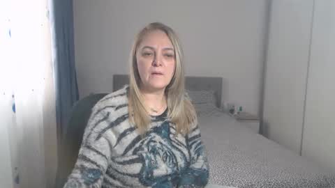 Snapshot of maturediana chatting on 02-28-25, 10:20 maturediana online show from 02-28-25, 10:20