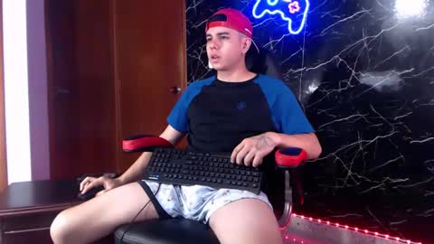 Matias online show from 01-02-25, 01:40