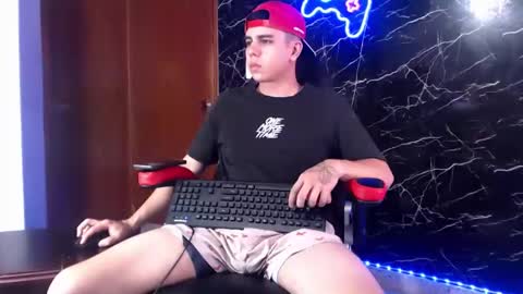 Matias online show from 01-08-25, 01:41