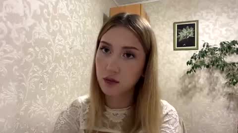 Snapshot of maudiesikes chatting on 07-28-26, 08:52 Mia online show from 07-28-26, 08:52