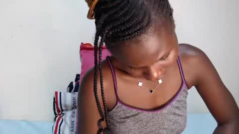 Snapshot of maui_001 chatting on 02-25-26, 12:48 moh online show from 02-25-26, 12:48