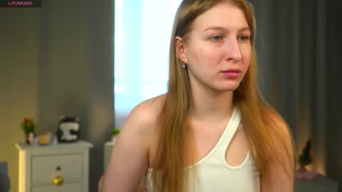 Snapshot of maureencoombs chatting on 03-21-26, 10:42 maureencoombs online show from 03-21-26, 10:42