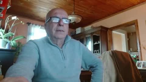 Maurice online show from 12-17-25, 02:45