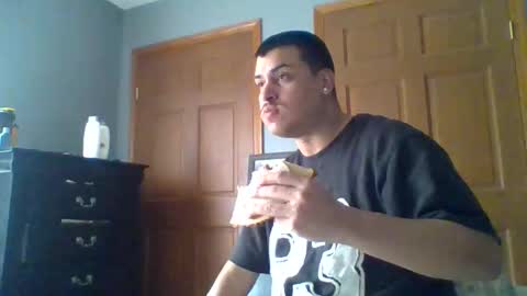 Snapshot of mauricescott chatting on 02-19-26, 08:05 mauricescott online show from 02-19-26, 08:05